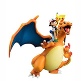 Figurine statuette Pokémon de Sacha & Dracaufeu