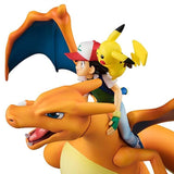 Figurine statuette Pokémon de Sacha & Dracaufeu